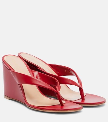 Leather wedge thong sandals - Gianvito Rossi - Modalova