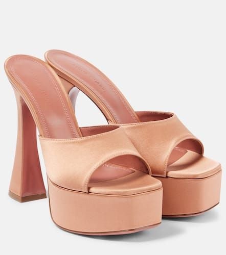 Dalida 140 satin platform mules - Amina Muaddi - Modalova