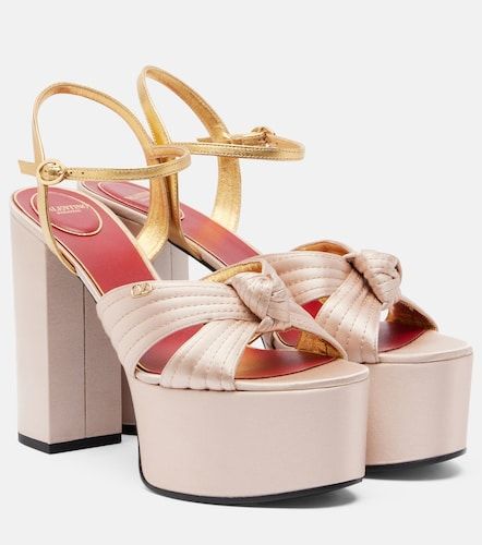 Sandalias con plataforma Crasher de satén - Valentino Garavani - Modalova