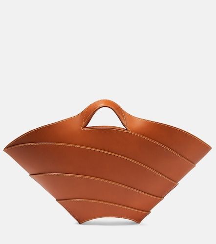 Khaima Medium leather tote bag - Alaia - Modalova