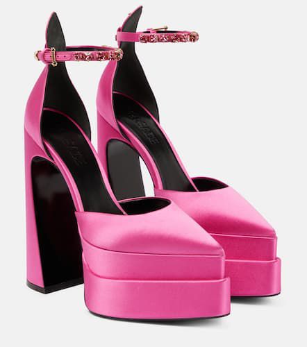 Aevitas Pointy satin platform pumps - Versace - Modalova