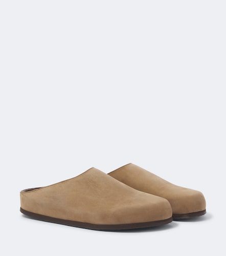 Wearing leather mules - Studio Nicholson - Modalova