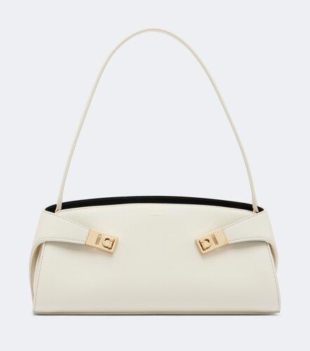 Hug East-West leather shoulder bag - Ferragamo - Modalova