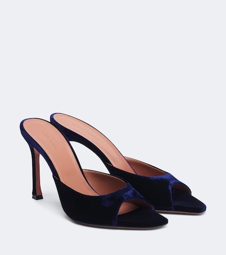 Amina Muaddi Mules Alexa aus Samt - Amina Muaddi - Modalova