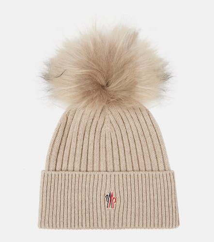 Berretto in cashmere con pompon e logo - Moncler - Modalova