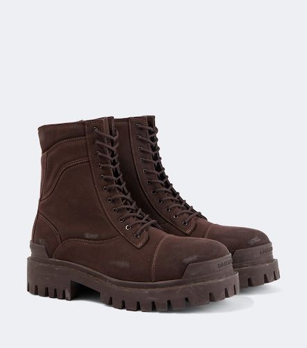 Strike distressed canvas combat boots - Balenciaga - Modalova