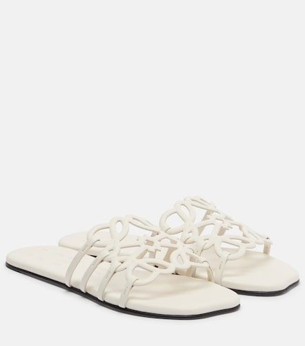 Loewe Petal Anagram leather slides - Loewe - Modalova
