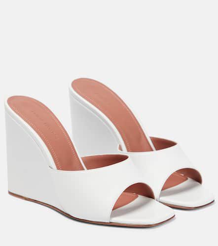 Lupita leather wedge mules - Amina Muaddi - Modalova