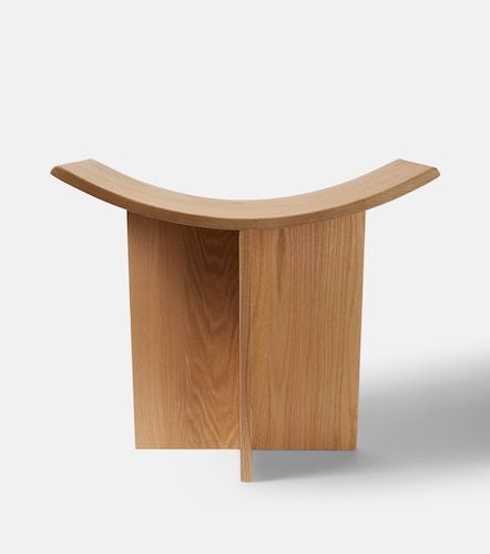 Brutus oak stool by Kristian Sofus Hansen and Tommy Hyldahl - 101 Copenhagen - Modalova
