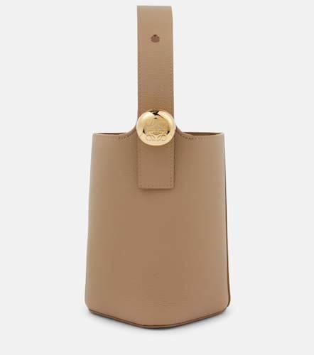 Pebble Mini leather bucket bag - Loewe - Modalova