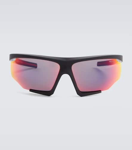 Prada Linea Rossa shield sunglasses - Prada - Modalova