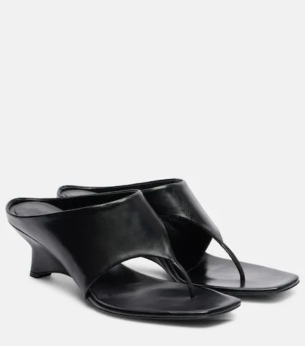Marlow 55 leather thong sandals - Khaite - Modalova