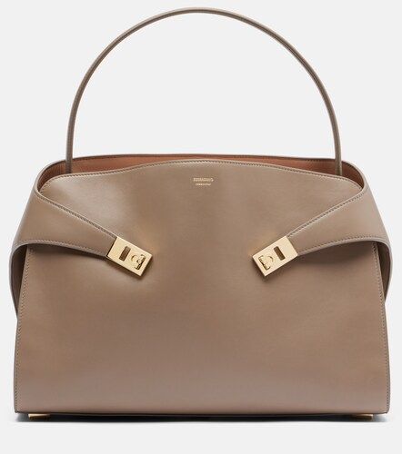 Bolso al hombro Hug Soft Medium de piel - Ferragamo - Modalova