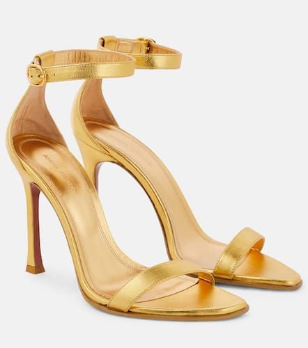 Kim metallic leather sandals - Amina Muaddi - Modalova