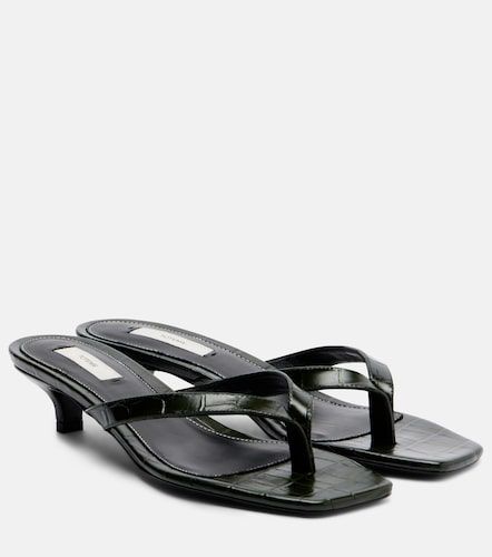 Croc-effect leather thong sandals - Toteme - Modalova