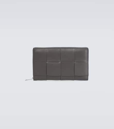 Zipped Intreccio leather wallet - Bottega Veneta - Modalova