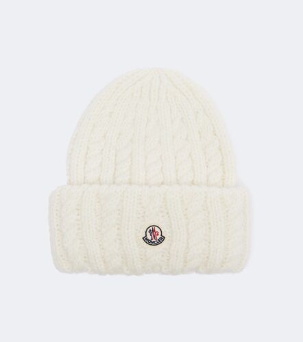 Cable-knit alpaca and wool-blend beanie - Moncler - Modalova