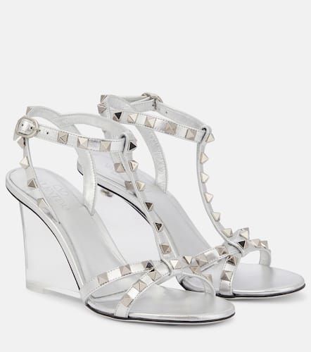 Rockstud leather and PVC wedge sandals - Valentino Garavani - Modalova