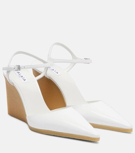 Alaïa Pumps slingback 90 in vernice con zeppa - Alaia - Modalova