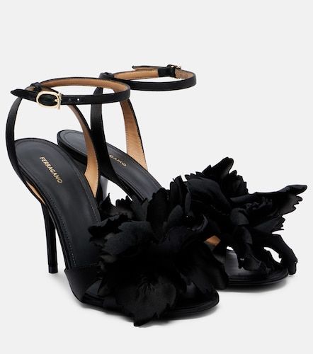 Ghilly 95 floral-applique satin sandals - Ferragamo - Modalova