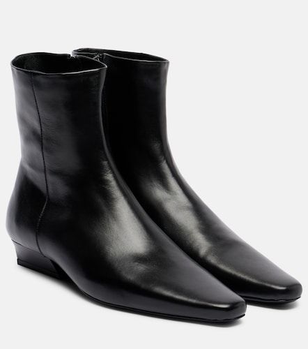 Wally Flat leather ankle boots - Staud - Modalova