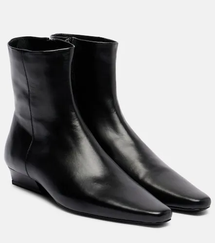 Wally Flat leather ankle boots - Staud - Modalova