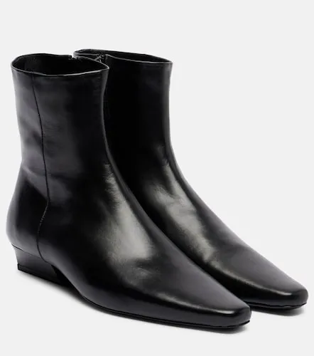 Wally Flat leather ankle boots - Staud - Modalova