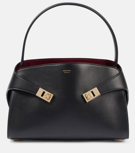 Hug Soft Medium leather shoulder bag - Ferragamo - Modalova