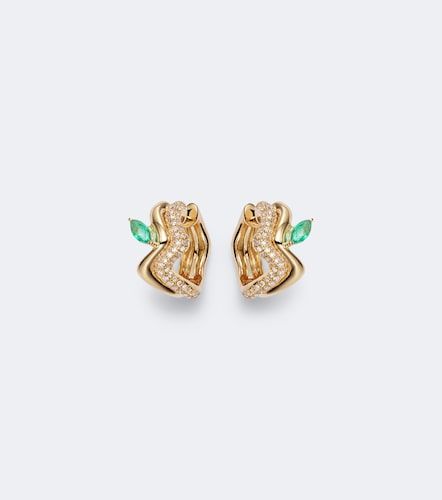 Orecchini Wave in 18kt con diamanti e smeraldi - Shay Jewelry - Modalova