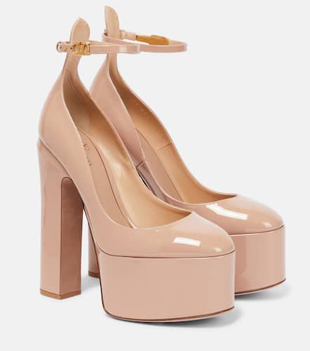 Tan-Go patent leather platform pumps - Valentino Garavani - Modalova