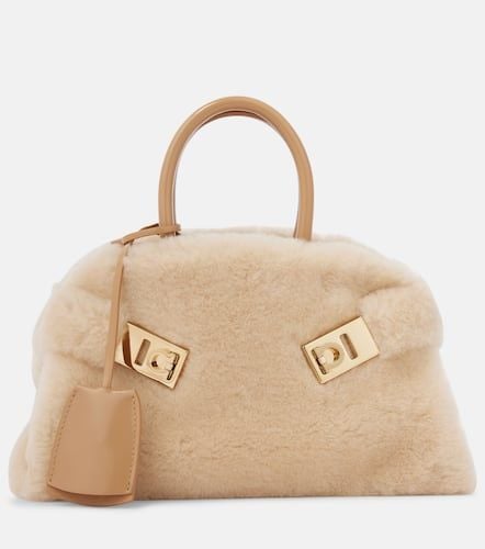 Hug Small shearling tote bag - Ferragamo - Modalova