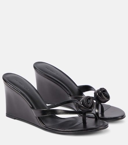Mules in pelle con zeppa e applicazioni - Magda Butrym - Modalova