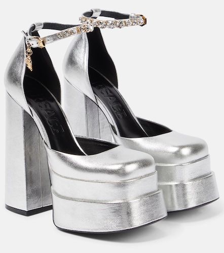 Salones con plataforma Medusa Aevitas - Versace - Modalova