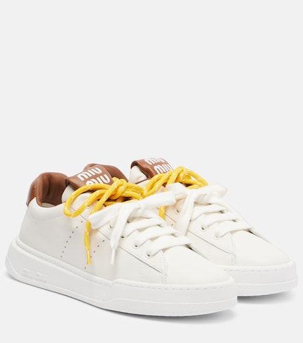 Miu Miu Sneakers in pelle con logo - Miu Miu - Modalova