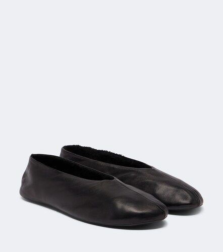 Slip-Ons Stella aus Leder mit Shearling - The Row - Modalova