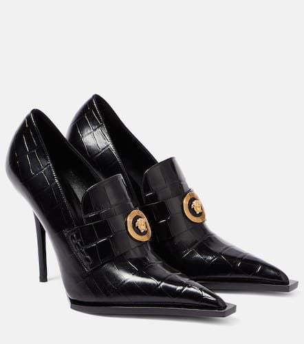 Croc-effect patent leather pumps - Versace - Modalova