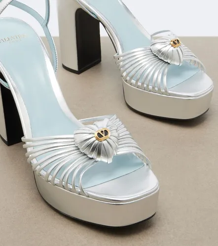 Plateausandalen Cœur Royal aus Metallic-Leder - Valentino Garavani - Modalova