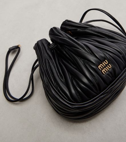 Bolso saco de piel matelassé - Miu Miu - Modalova