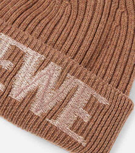 Logo ribbed-knit wool-blend beanie - Loewe - Modalova