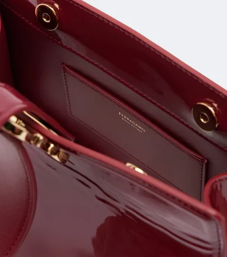 Ferragamo Clutch Mini de charol - Ferragamo - Modalova