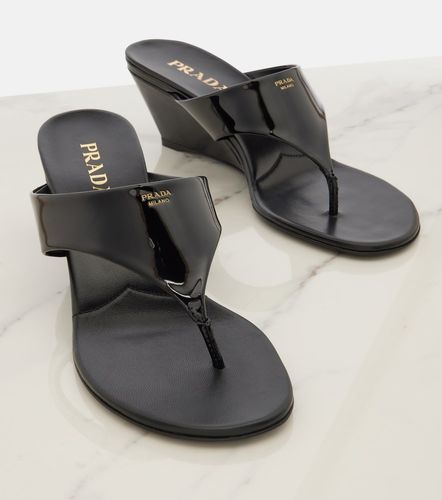 Prada Patent leather thong sandals - Prada - Modalova