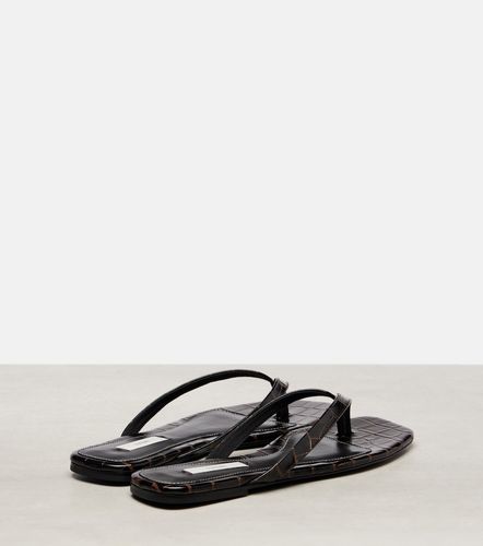 Croc-effect leather thong sandals - Toteme - Modalova