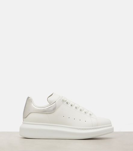 Zapatillas oversized de piel - McQueen - Modalova