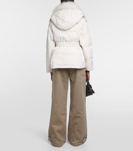 Belted shearling-trimmed down jacket - Yves Salomon - Modalova