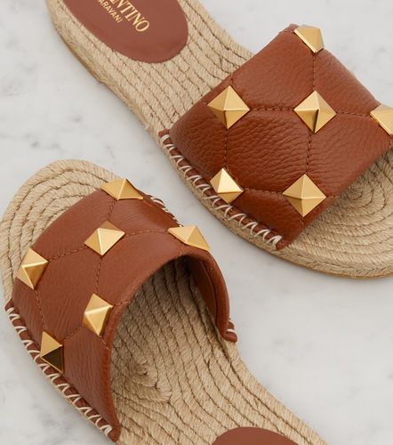 Sandali Roman Stud in pelle e rafia - Valentino Garavani - Modalova