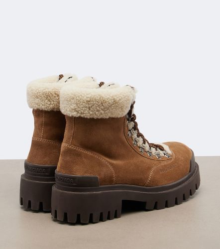 Combat Strike suede lace-up boots - Balenciaga - Modalova