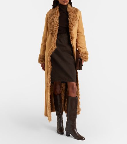 Joni shearling-lined suede wrap coat - Nour Hammour - Modalova