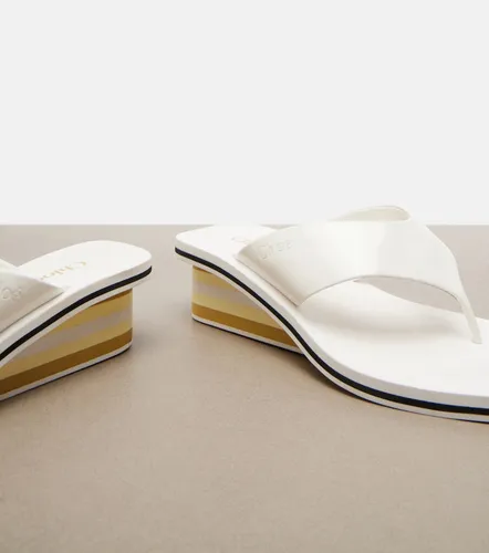 Swimming Cool patent leather thong sandals - Chloe - Modalova