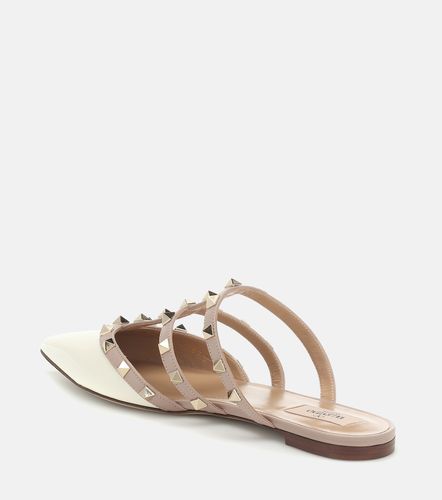 Mules Rockstud de charol - Valentino Garavani - Modalova