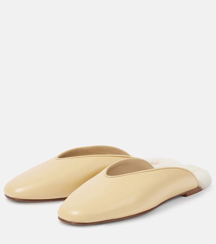 Regency shearling-trimmed leather mules - Le Monde Beryl - Modalova
